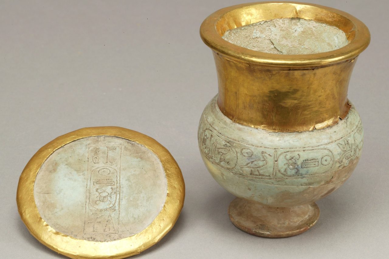 Wide-necked jar and lid naming Thutmose III