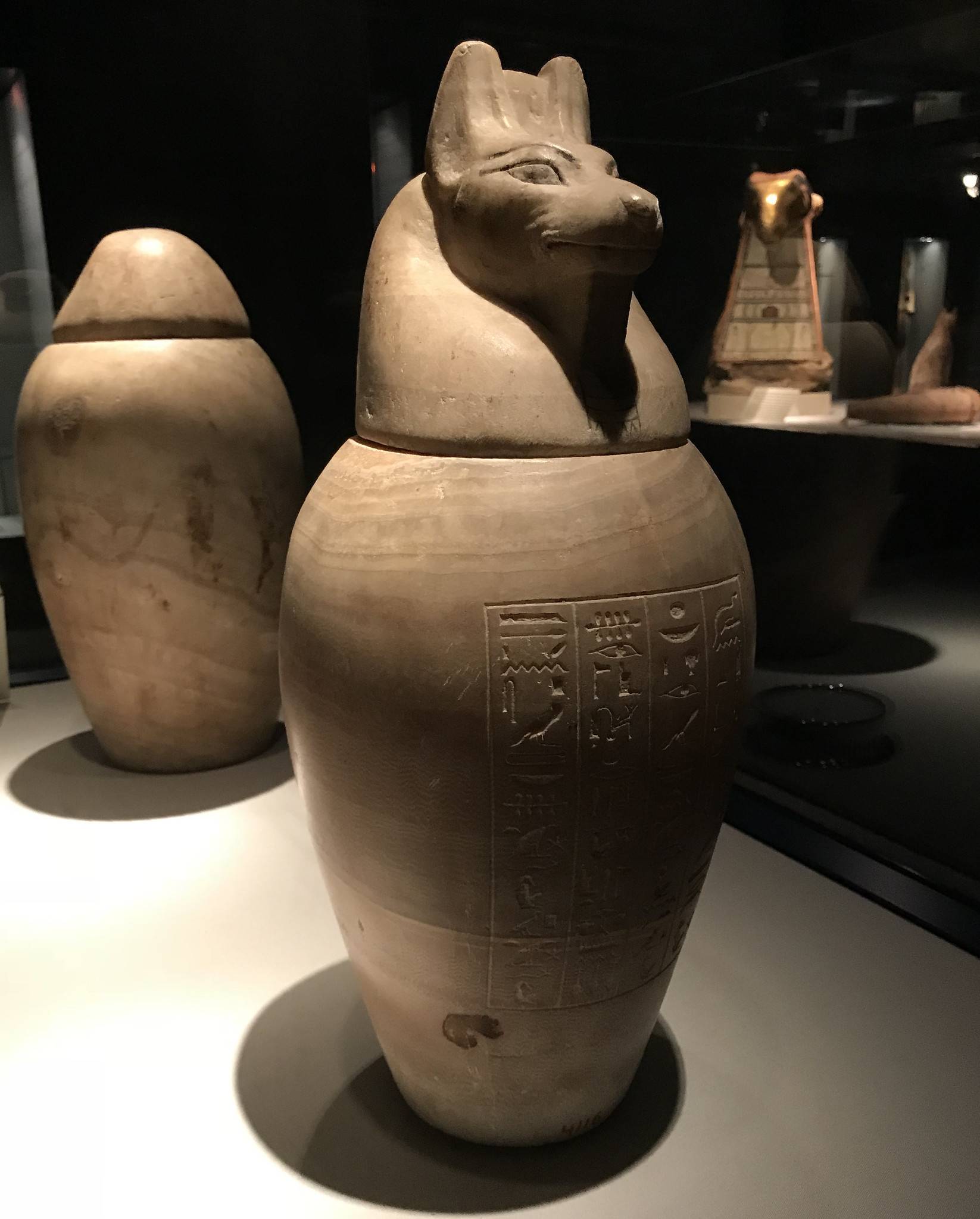 Bloques talatat del periodo amarniense reconstruidos en el Museo de Luxor