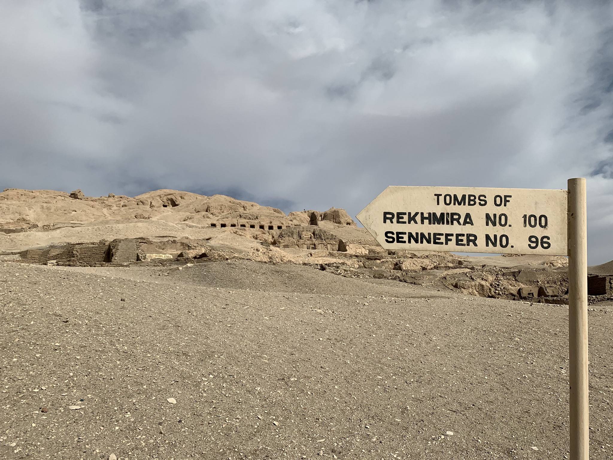 Signpost to the Tombs of Sennefer and Rekhmire at Sheikh Abd el-Qurna, Luxor