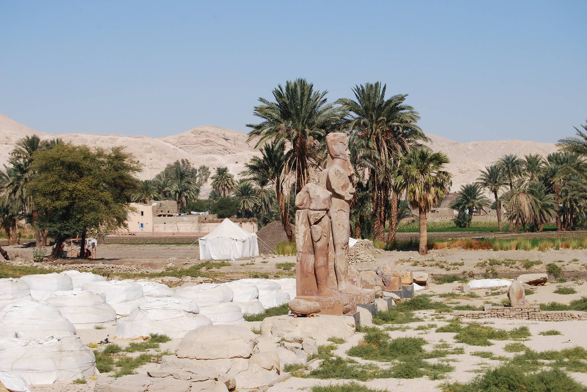 Statue of Amenhotep III at Kom el-Hetan
